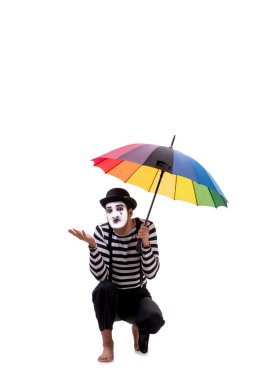 Beyaz arkaplanda şemsiyesi olan pandomim