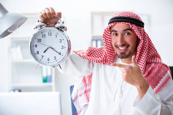 Arab businessman working in the office — Stock Photo, Image