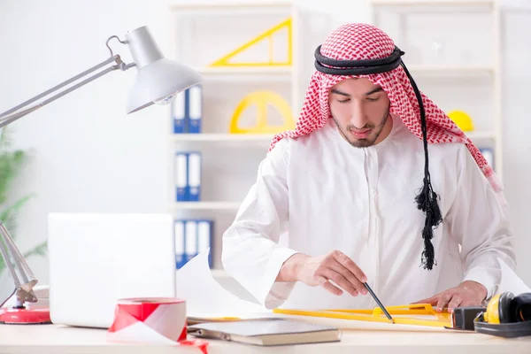 Arab engineer working on new project — Stock Photo, Image