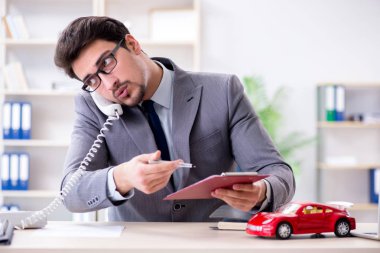 Ajan araba sigortası öneriyor.