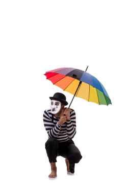 Beyaz arkaplanda şemsiyesi olan pandomim