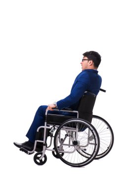 Beyaz arka plan üzerinde izole tekerlekli sandalye ile işadamı