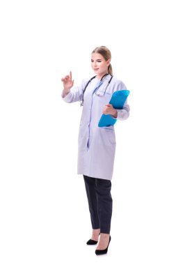 Genç kadın doktor beyaz arka planda izole edilmiş.