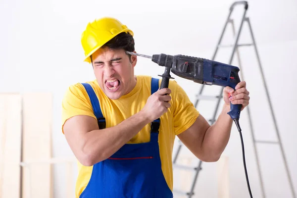 Reparador de piso decepcionado con su trabajo —  Fotos de Stock