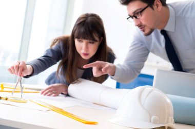 Mühendisler yeni proje üzerinde çalışıyorlar