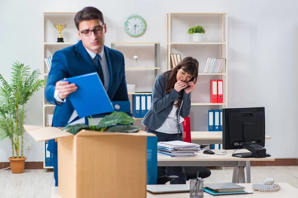 Persona despedida de su trabajo — Foto de Stock