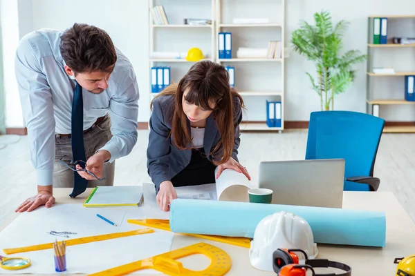 Ingenieure Arbeiten Neuem Projekt — Stockfoto