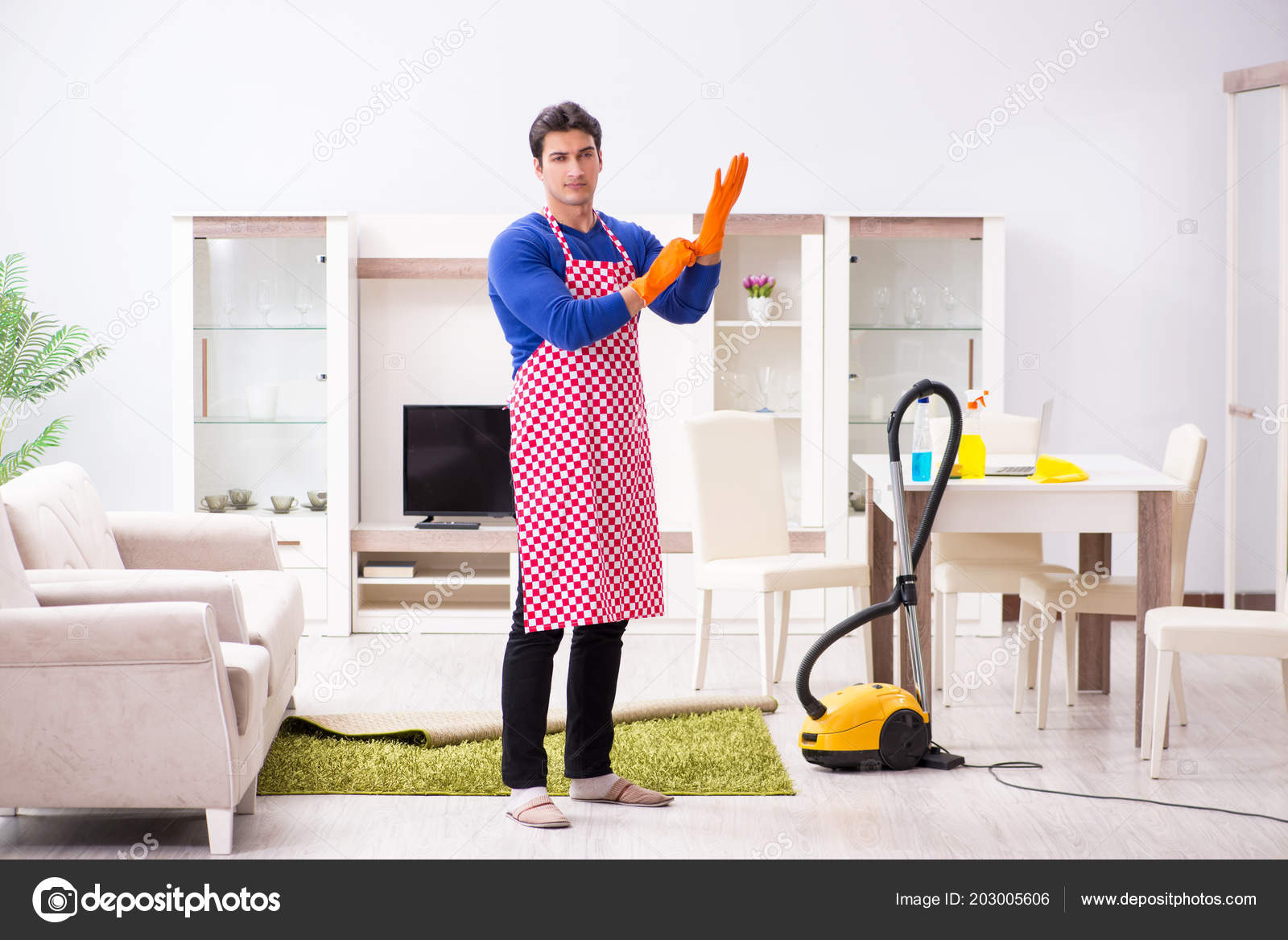 Contractor man cleaning house doing chores — Stock Photo © Elnur