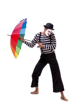 Beyaz arkaplanda şemsiyesi olan pandomim