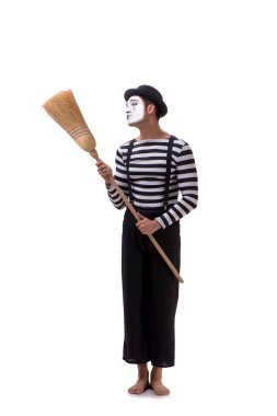 Beyaz arka plan üzerinde izole süpürge ile mim