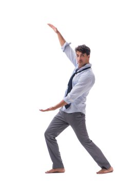 Yalınayak iş adamı beyaz arka planda izole edilmiş.