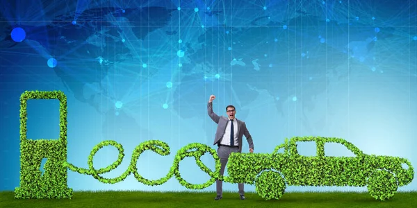 Alternatif enerjiyle çalışan çevre dostu bir araba.