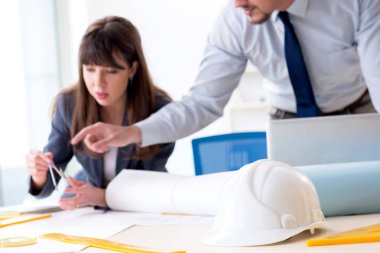 Mühendisler yeni proje üzerinde çalışıyorlar