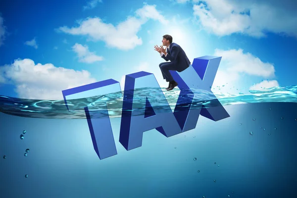 Empresário com problemas com o pagamento de impostos — Fotografia de Stock