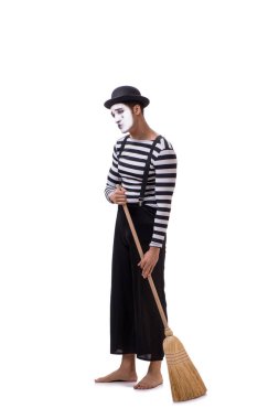 Beyaz arka plan üzerinde izole süpürge ile mim