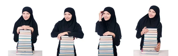 Mladá muslimka studentka s knihami — Stock fotografie