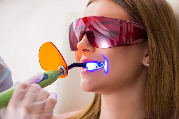 Patient visiting dentist for regular check-up and filling — Stock Photo, Image