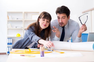 Mühendisler yeni proje üzerinde çalışıyorlar