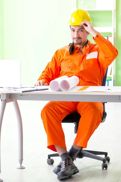 Construction supervisor planning new project in office — Stock Photo, Image