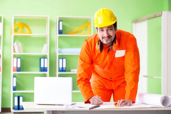 Construction supervisor planning new project in office — Stock Photo, Image