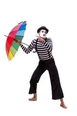 Beyaz arkaplanda şemsiyesi olan pandomim
