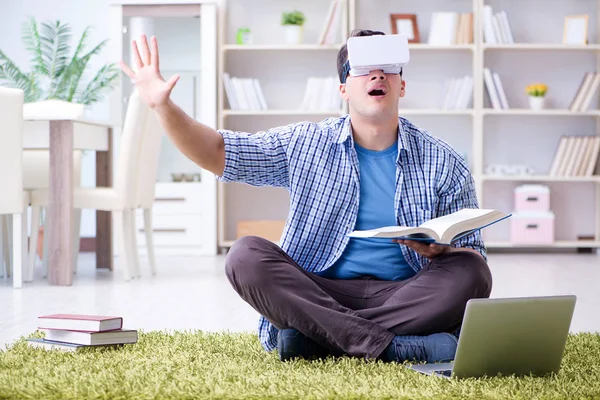 Freelance student with virtual reality glasses at home — Stock Photo, Image