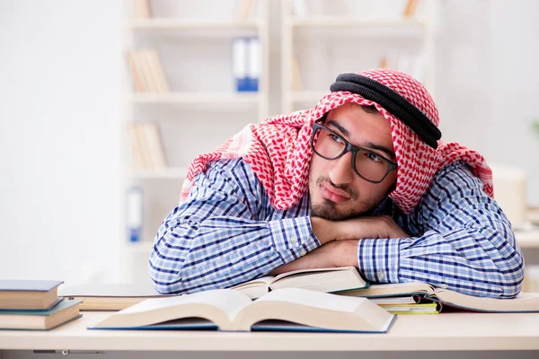 Arab student preparing for university exams — Stock Photo, Image