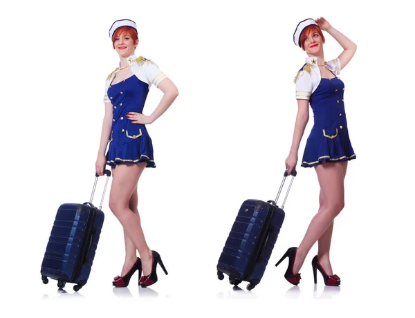Женщина с чемоданами готовится к летним каникулам — стоковое фото