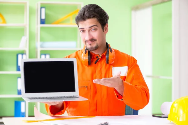 Construction supervisor planning new project in office — Stock Photo, Image