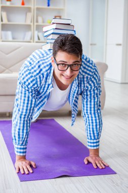 Üniversite sınavlarına hazırlanan genç öğrenci.