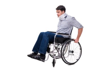 Tekerlekli sandalyede yaralanan adam