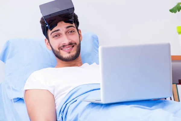 Patient in the hospital with VR glasses headset — Stock Photo, Image