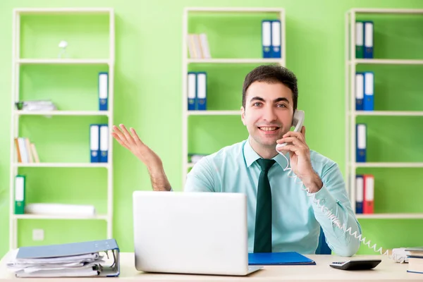 Male financial manager working in the office — Stock Photo, Image