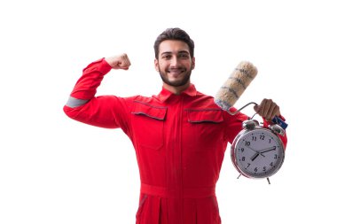 Fırçalı genç yakışıklı ressam beyaza izole edilmiş.