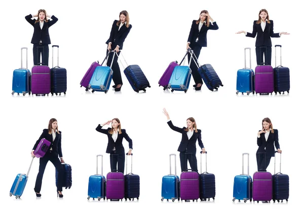 Donna con suitacasi che si prepara per le vacanze estive — Foto Stock