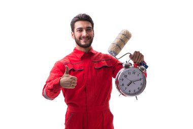 Fırçalı genç yakışıklı ressam beyaza izole edilmiş.