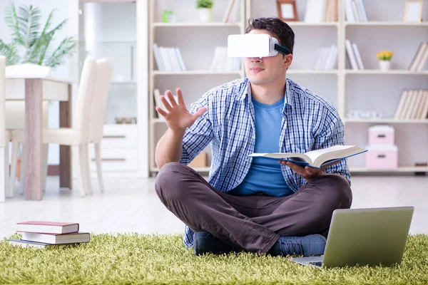 Freelance student with virtual reality glasses at home — Stock Photo, Image