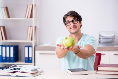 Pahalı eğitim konsepti olan genç bir öğrenci