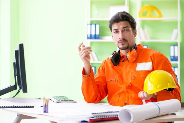 Construction supervisor planning new project in office — Stock Photo, Image