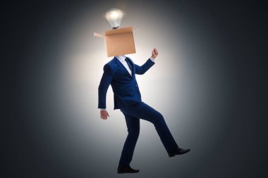 Kutu dışı düşünen iş adamı