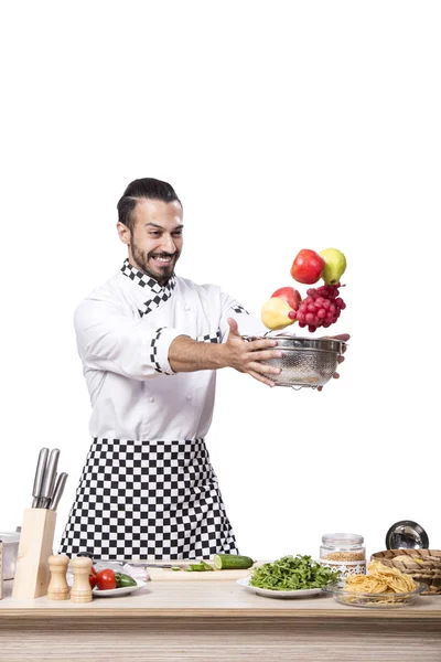 Engraçado cozinheiro masculino isolado no fundo branco — Fotografia de Stock