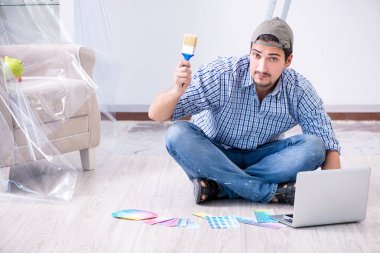 Genç müteahhit gökkuşağının rengini seçiyor 