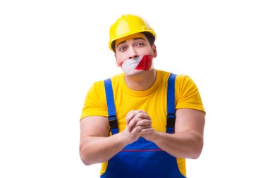 Bantlı tulum giyen komik bir işçi.