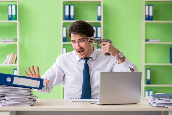 Förtvivlad Affärsman Tänker Självmord Kontoret — Stockfoto