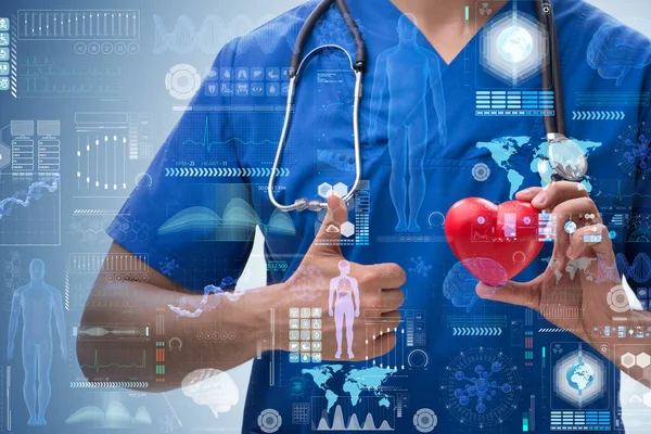 Ung läkare kardiolog i telehälsa koncept — Stockfoto