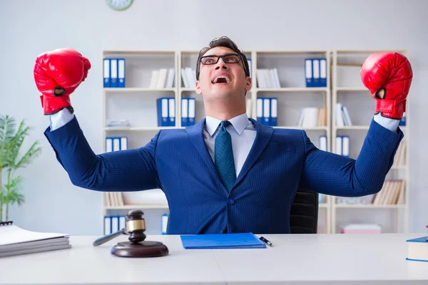 Rechtsanwalt in seinem Büro — Stockfoto