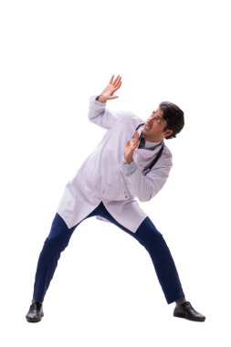 Baskı altındaki genç ve yakışıklı doktor beyazlara izole edilmiş.