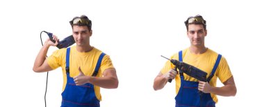 Beyaz arka planda elle matkabı olan müteahhit çalışan.