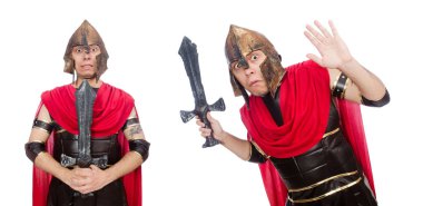 Beyaz izole kılıç tutan gladyatör