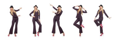 Mor retro takım elbiseli güzel kız beyazda izole edilmiş.